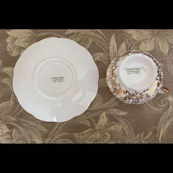 Stratford Gold Chintz Teacup & Saucer - Picture 9 of 12